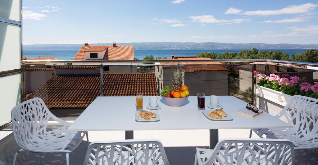 Apartments The Seasons Residence Omiš Oda fotoğraf