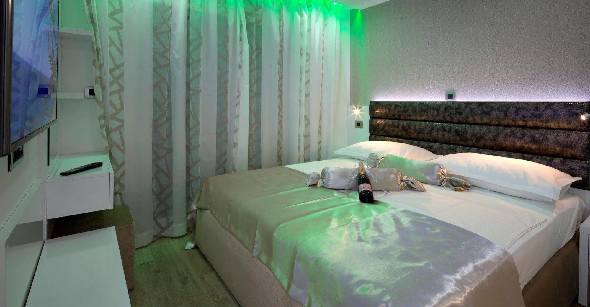 Apartments The Seasons Residence Omiš Dış mekan fotoğraf