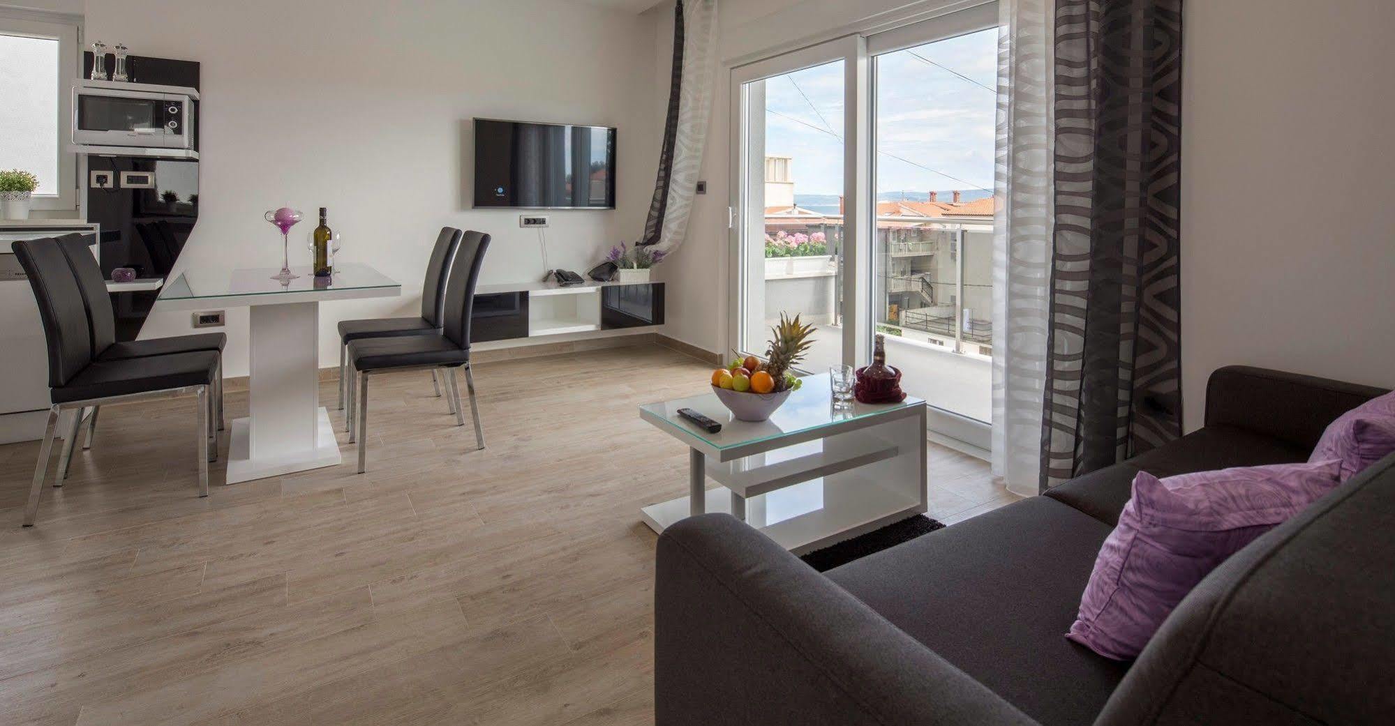 Apartments The Seasons Residence Omiš Dış mekan fotoğraf