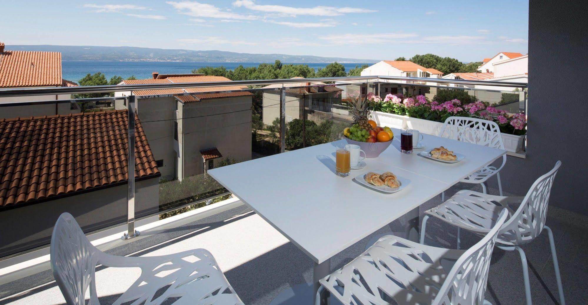 Apartments The Seasons Residence Omiš Dış mekan fotoğraf