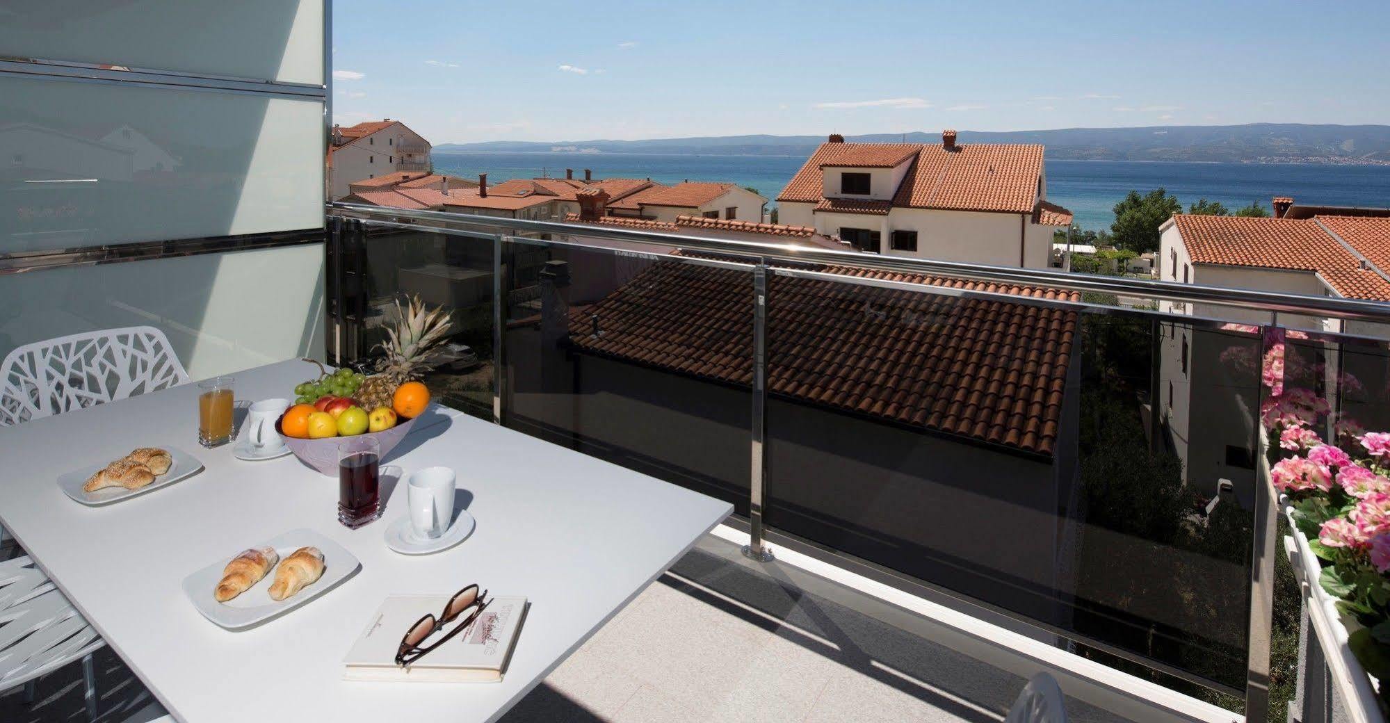 Apartments The Seasons Residence Omiš Dış mekan fotoğraf